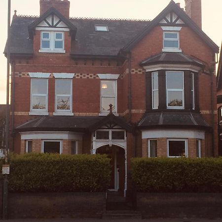 Bouvrie Guest House Hereford Bagian luar foto