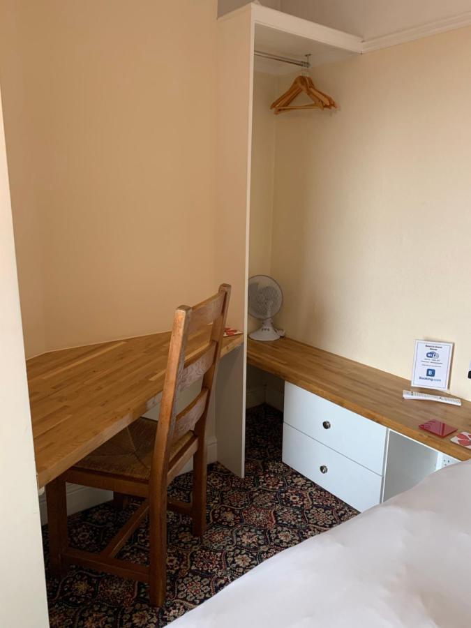 Bouvrie Guest House Hereford Bagian luar foto