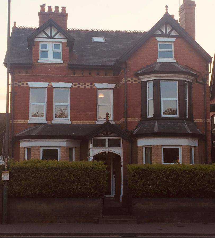 Bouvrie Guest House Hereford Bagian luar foto